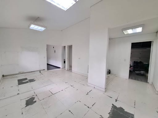 Casa de 6 alcobas en arriendo en Loma Del Campestre, Medellín, 300 m² · foto 16 de 24