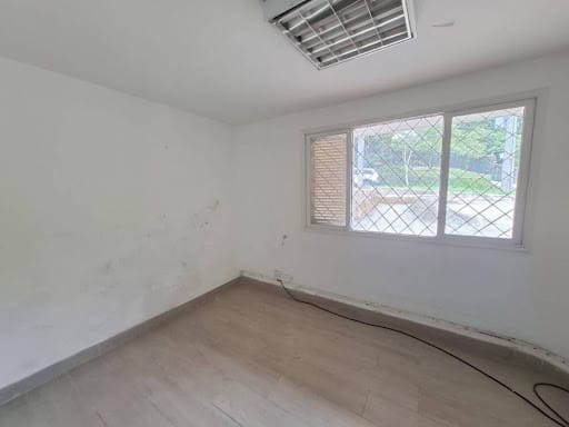 Casa de 6 alcobas en arriendo en Loma Del Campestre, Medellín, 300 m² · foto 17 de 24