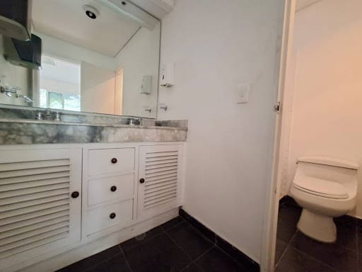 Casa de 6 alcobas en arriendo en Loma Del Campestre, Medellín, 300 m² · foto 21 de 24
