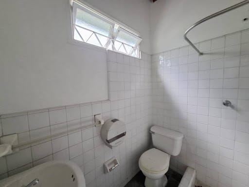 Casa de 6 alcobas en arriendo en Loma Del Campestre, Medellín, 300 m² · foto 22 de 24