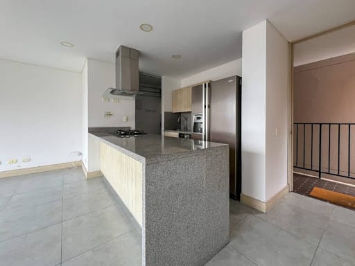Apartamento de 2 alcobas en arriendo en El Esmeraldal, Envigado, 86 m² · foto 2 de 17