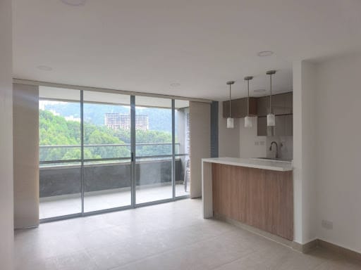 Apartamento de 3 alcobas en venta en Loma De San Jose, Sabaneta, 79 m² · foto 3 de 19