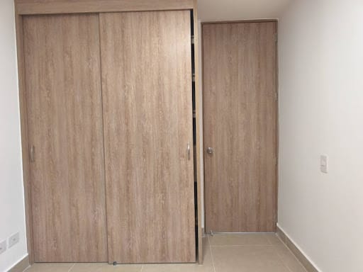 Apartamento de 3 alcobas en venta en Loma De San Jose, Sabaneta, 79 m² · foto 8 de 19