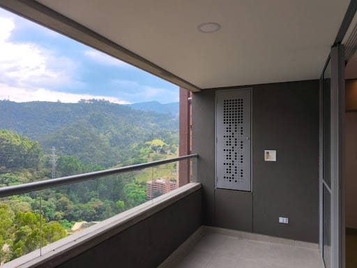 Apartamento de 3 alcobas en venta en Loma De San Jose, Sabaneta, 79 m² · foto 16 de 19