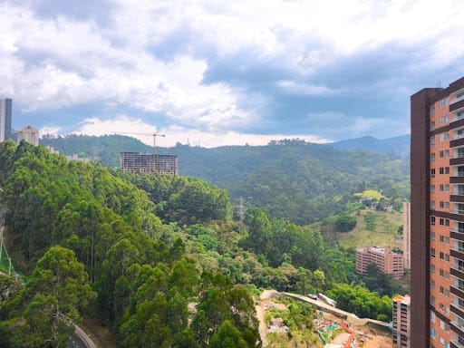 Apartamento de 3 alcobas en venta en Loma De San Jose, Sabaneta, 79 m² · foto 18 de 19