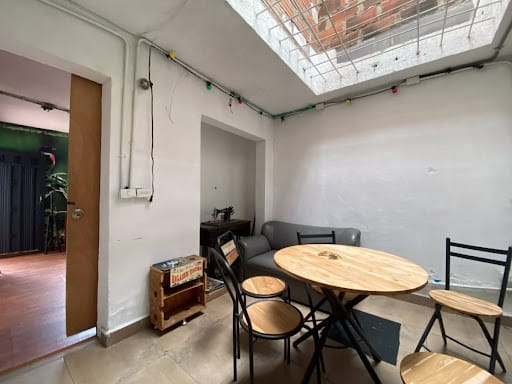 Casa de 2 alcobas en arriendo en Los Naranjos, Medellín · foto 10 de 13
