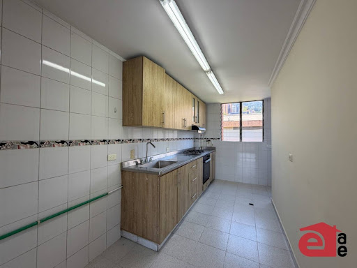 Apartamento en venta en Los Naranjos, Medellín · foto 2 de 17