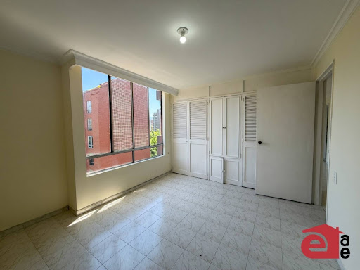 Apartamento en venta en Los Naranjos, Medellín · foto 3 de 17