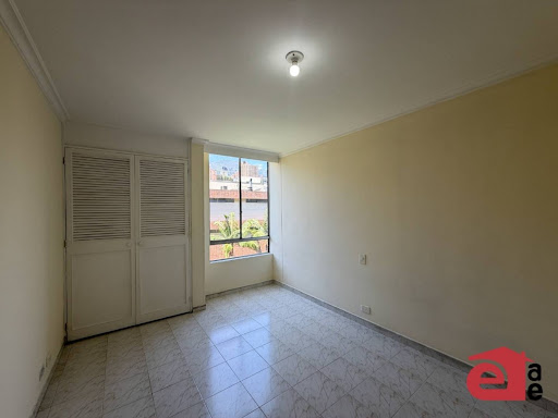 Apartamento en venta en Los Naranjos, Medellín · foto 6 de 17