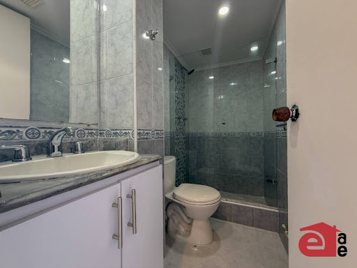 Apartamento en venta en Los Naranjos, Medellín · foto 7 de 17