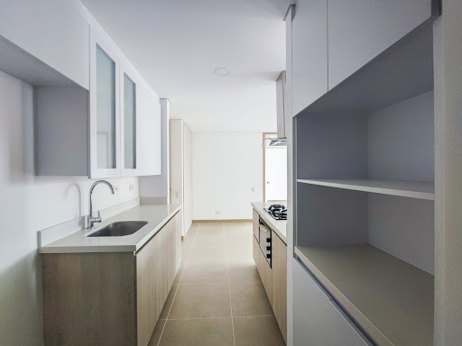 Apartamento en arriendo en Loma De Las Brujas, Envigado · foto 4 de 18