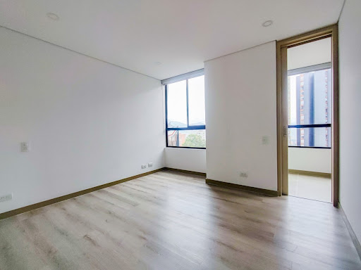 Apartamento en arriendo en Loma De Las Brujas, Envigado · foto 6 de 18