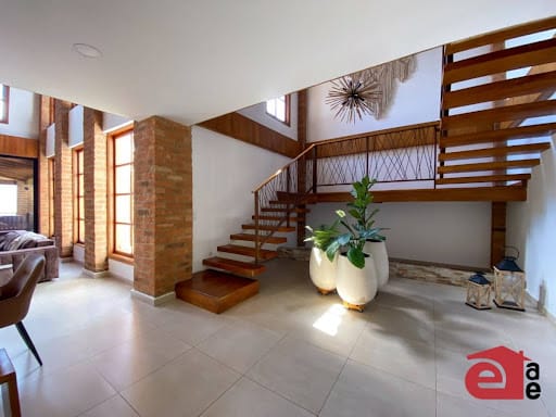 Casa de 3 alcobas en arriendo en La Mina, Envigado, 330 m² · foto 3 de 24