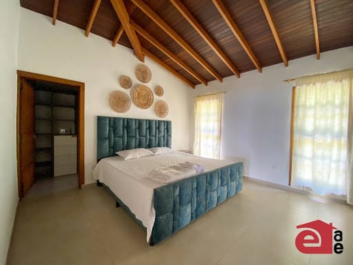 Casa de 3 alcobas en arriendo en La Mina, Envigado, 330 m² · foto 7 de 24