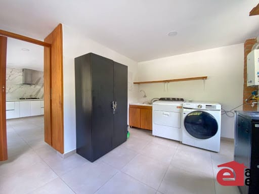 Casa de 3 alcobas en arriendo en La Mina, Envigado, 330 m² · foto 17 de 24