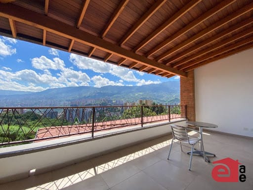 Casa de 3 alcobas en arriendo en La Mina, Envigado, 330 m² · foto 18 de 24