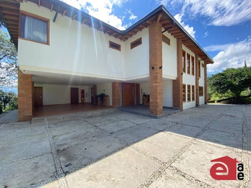 Casa de 3 alcobas en arriendo en La Mina, Envigado, 330 m² · foto 24 de 24