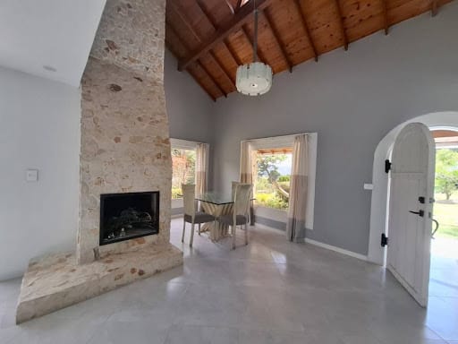 Casa de 5 alcobas en arriendo en San Jose, Guarne, 250 m² · foto 2 de 24