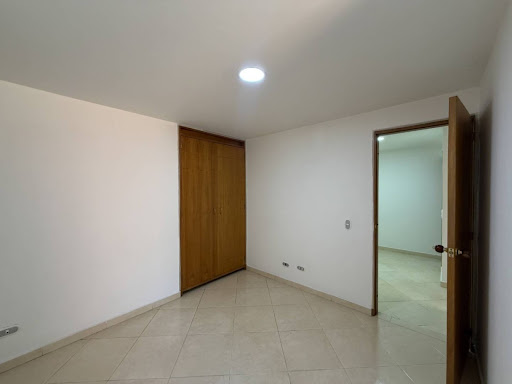 Apartamento en arriendo en El Portal, Envigado · foto 6 de 12