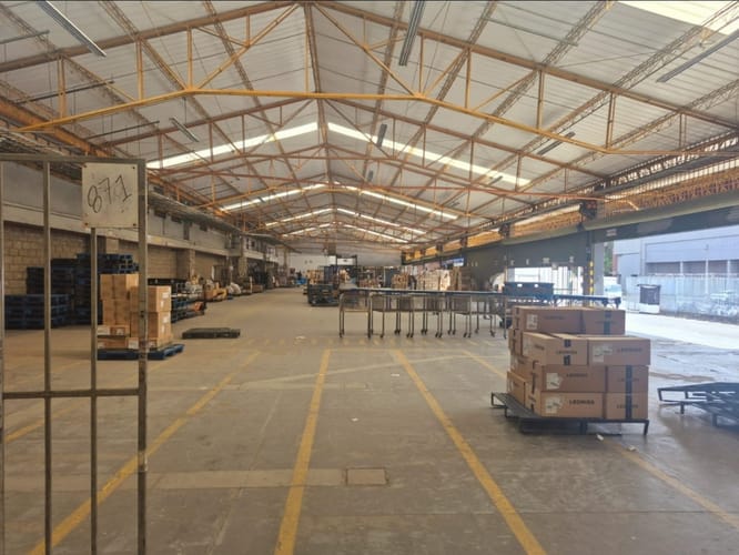 Bodega en arriendo en Trinidad, Medellín, 3397 m² · foto 2 de 8