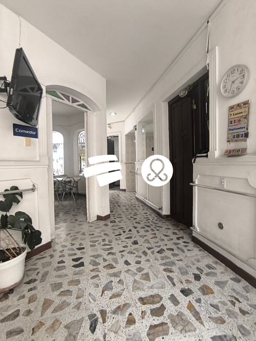 Casa de 11 alcobas en venta en Los Angeles, Medellín, 372 m² · foto 2 de 24
