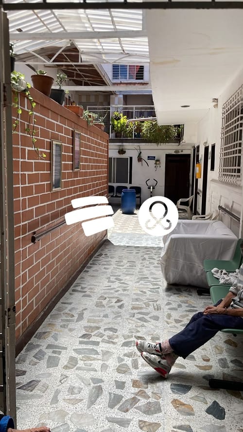 Casa de 11 alcobas en venta en Los Angeles, Medellín, 372 m² · foto 5 de 24