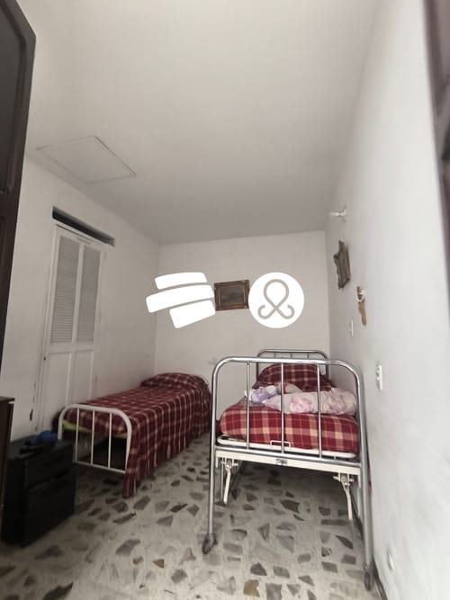 Casa de 11 alcobas en venta en Los Angeles, Medellín, 372 m² · foto 14 de 24