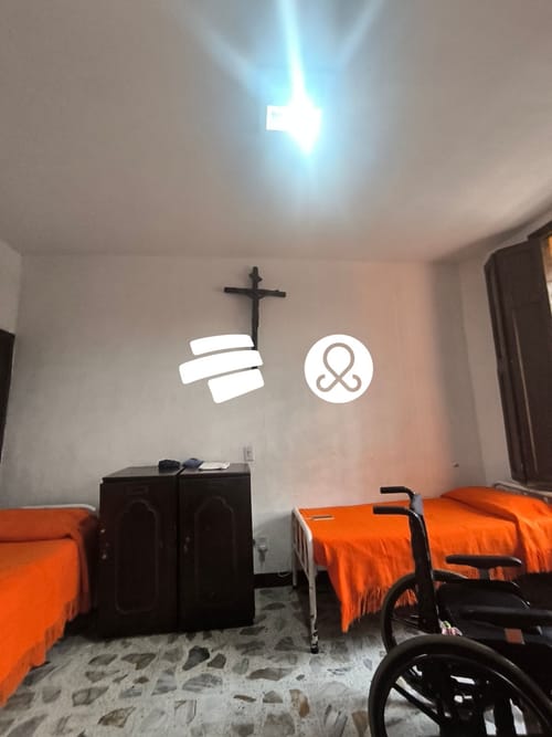 Casa de 11 alcobas en venta en Los Angeles, Medellín, 372 m² · foto 16 de 24