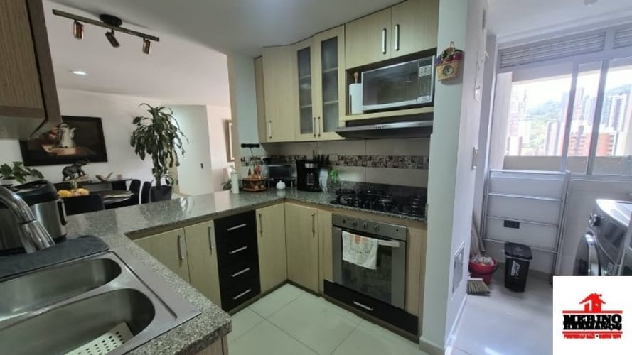 Apartamento de 3 alcobas en venta en San Jose, Sabaneta, 102 m² · foto 6 de 24
