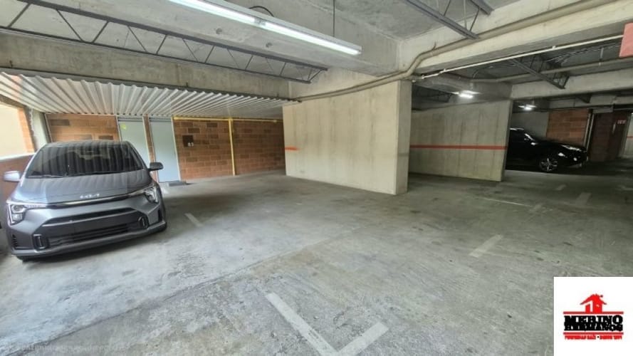 Apartamento de 3 alcobas en venta en San Jose, Sabaneta, 102 m² · foto 12 de 24