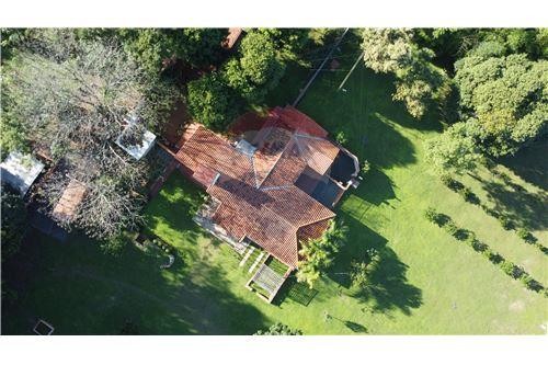 EN VENTA CASA EN ATYRA COMPAÑÍA CABAÑAS Propiedad de gran infraestructura en entorno natural - foto 5