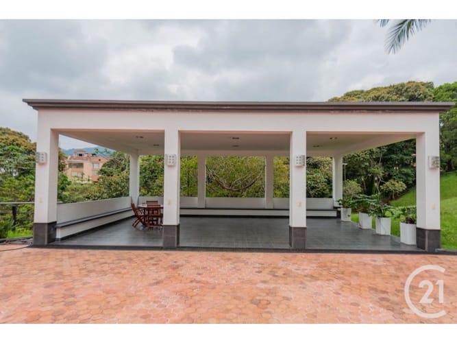 Casa de 4 alcobas en venta en Puente Pelaez, El Retiro, 545 m² · foto 2 de 24