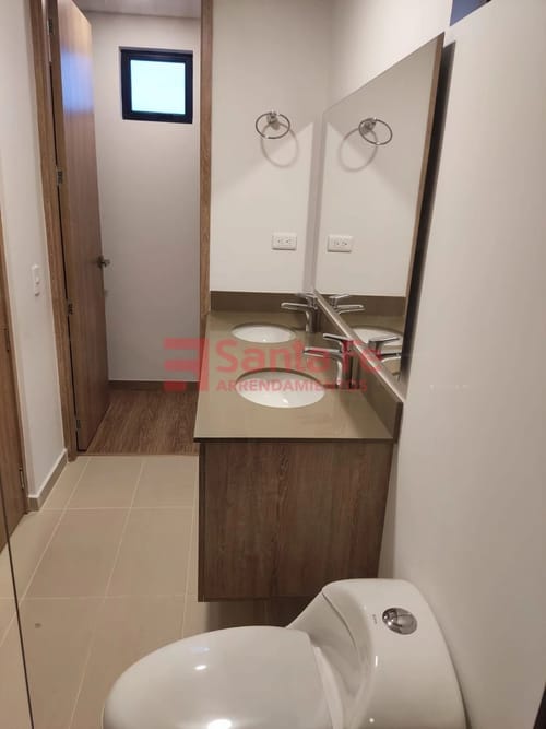 Apartamento de 3 alcobas en venta en Centro, Rionegro, 90 m² · foto 8 de 10