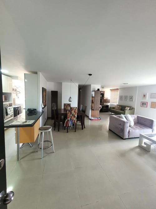 Apartamento de 2 alcobas en venta en El Poblado, Medellín, 112 m² · foto 2 de 10