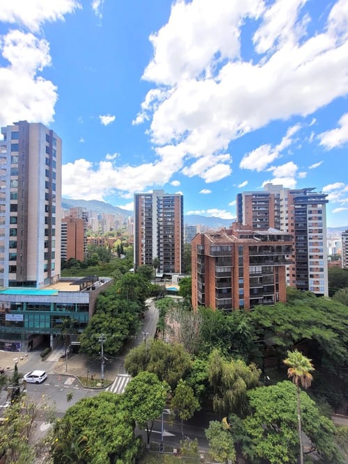 Apartamento de 2 alcobas en venta en El Poblado, Medellín, 112 m² · foto 4 de 10