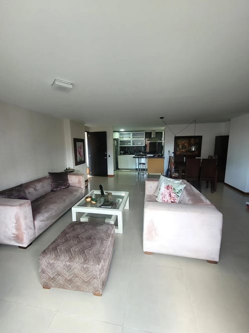 Apartamento de 2 alcobas en venta en El Poblado, Medellín, 112 m² · foto 5 de 10