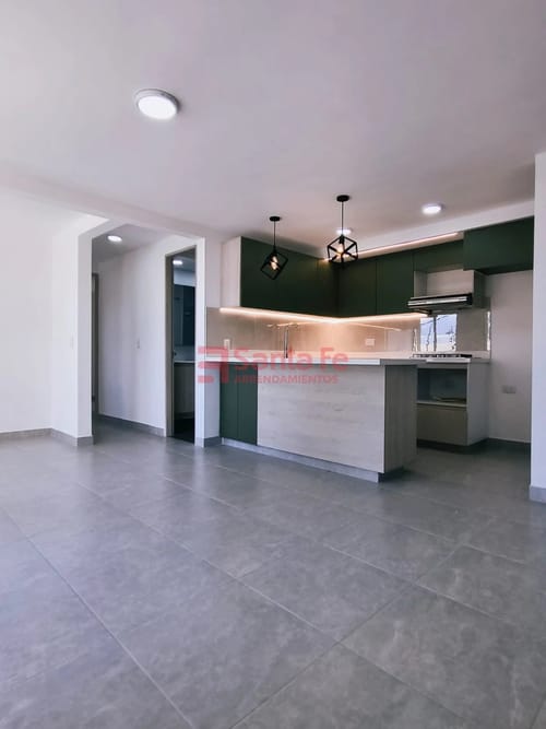 Apartamento de 2 alcobas en venta en Centro, Rionegro, 52 m² · foto 4 de 10