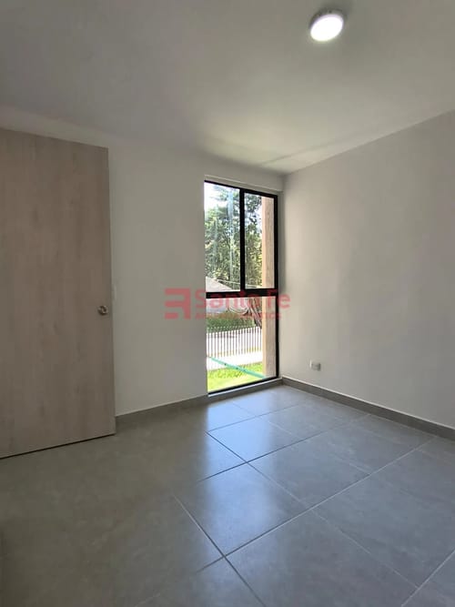 Apartamento de 2 alcobas en venta en Centro, Rionegro, 52 m² · foto 8 de 10