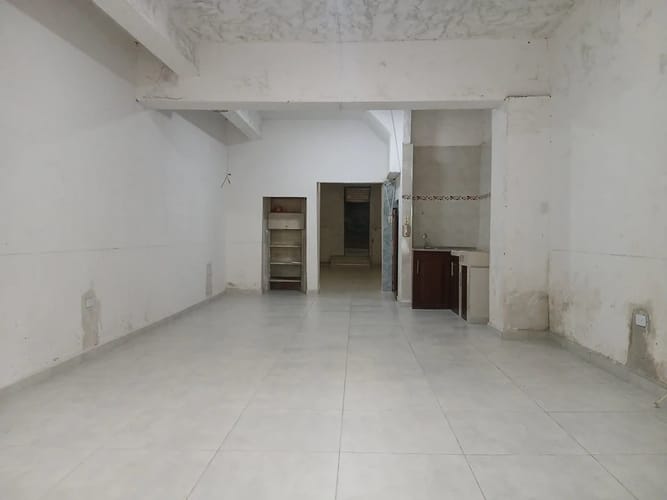 Bodega en arriendo en Manrique Central, Medellín, 240 m² · foto 2 de 6