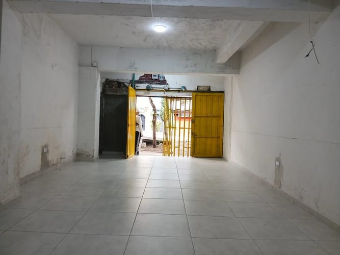 Bodega en arriendo en Manrique Central, Medellín, 240 m² · foto 3 de 6