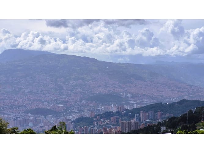 Casa de 4 alcobas en venta en Las Palmas, Medellín, 627 m² · foto 8 de 20