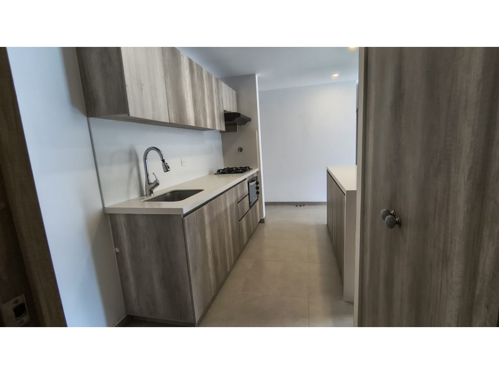 Apartamento en arriendo en Ciudad Del Río, Medellín · foto 2 de 16