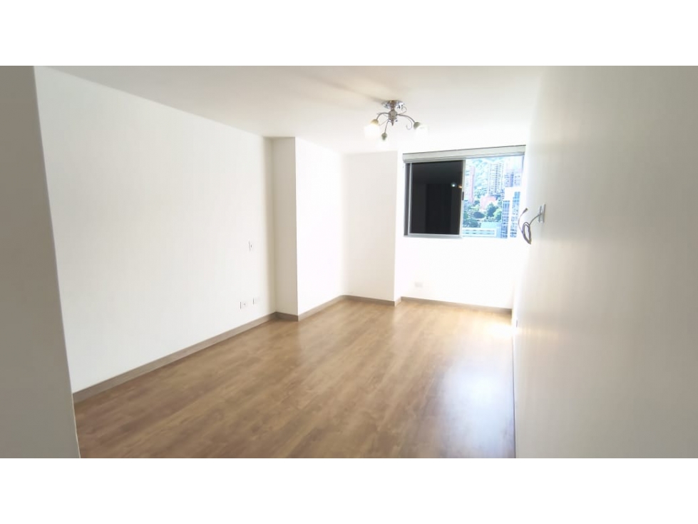 Apartamento en arriendo en Ciudad Del Río, Medellín · foto 7 de 16