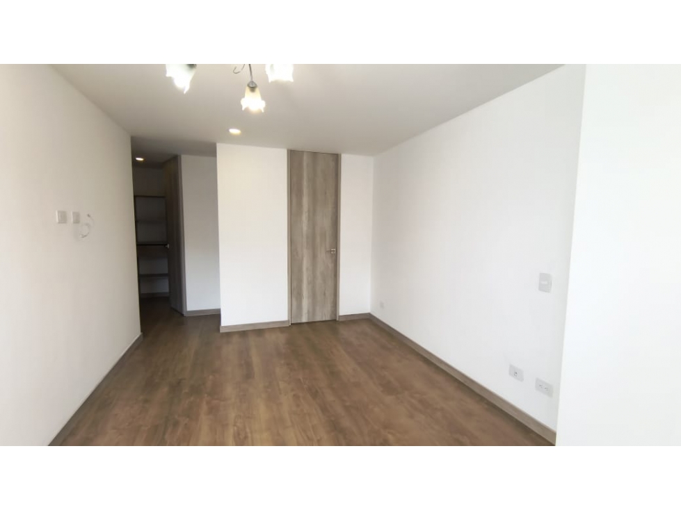 Apartamento en arriendo en Ciudad Del Río, Medellín · foto 8 de 16