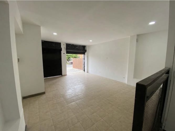Local en arriendo en La Castellana, Medellín, 55 m² · foto 4 de 7