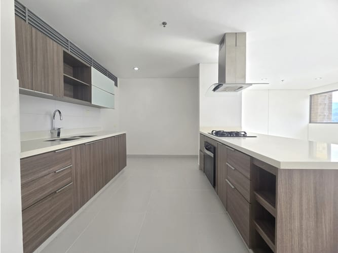 Apartamento de 2 alcobas en arriendo en Castropol, Medellín, 95 m² · foto 4 de 12