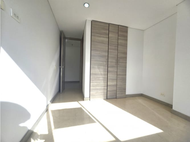 Apartamento de 2 alcobas en arriendo en Castropol, Medellín, 95 m² · foto 9 de 12