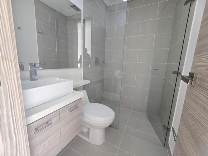 Apartamento de 2 alcobas en arriendo en Castropol, Medellín, 95 m² · foto 10 de 12