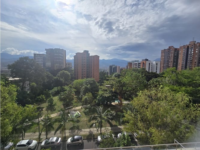 Apartamento de 2 alcobas en arriendo en Castropol, Medellín, 95 m² · foto 12 de 12