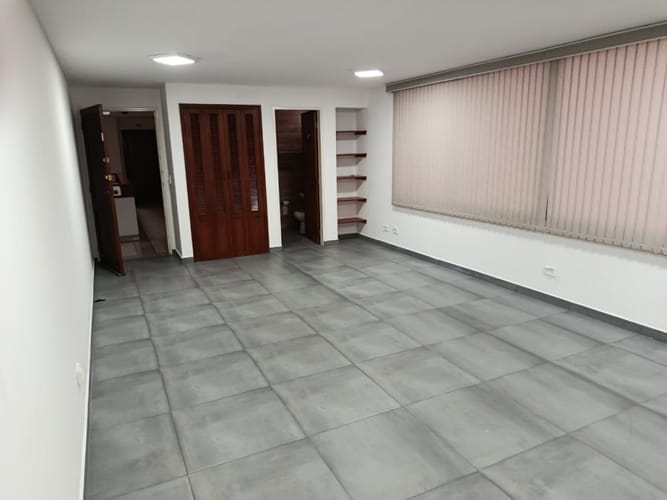 Oficina en arriendo en Versalles, Cali, 37 m² · foto 2 de 10